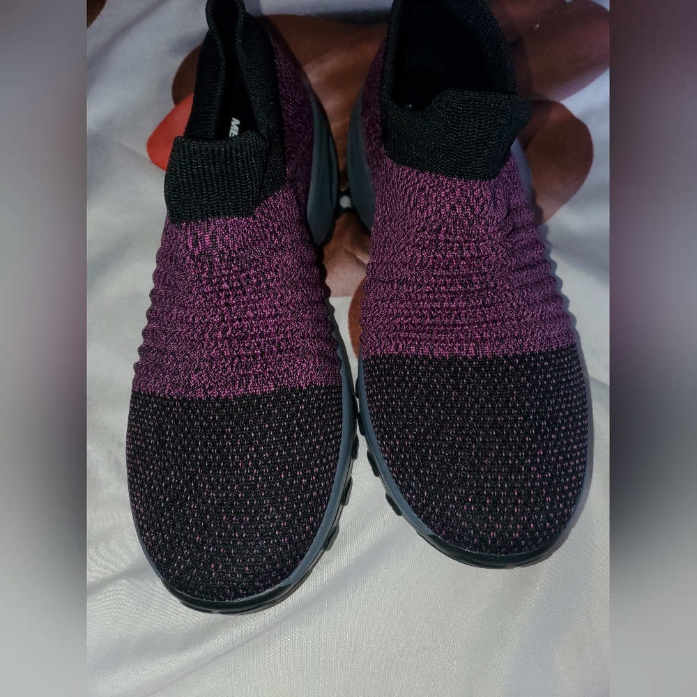 Hyper memory foam shoes size 6